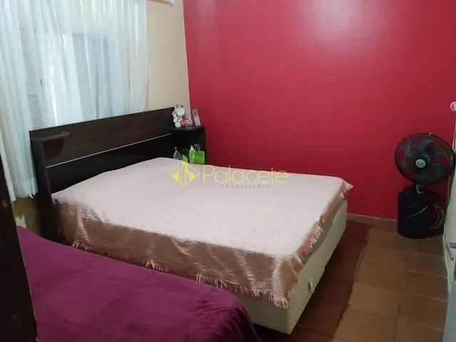 Casa com 250m² 2 quartos e 1 banheiro, à venda, no bairro Conjunto Residencial Araretama em Pindamonhangaba