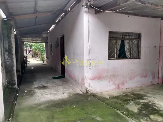 Casa com 250m² 2 quartos e 1 banheiro, à venda, no bairro Conjunto Residencial Araretama em Pindamonhangaba