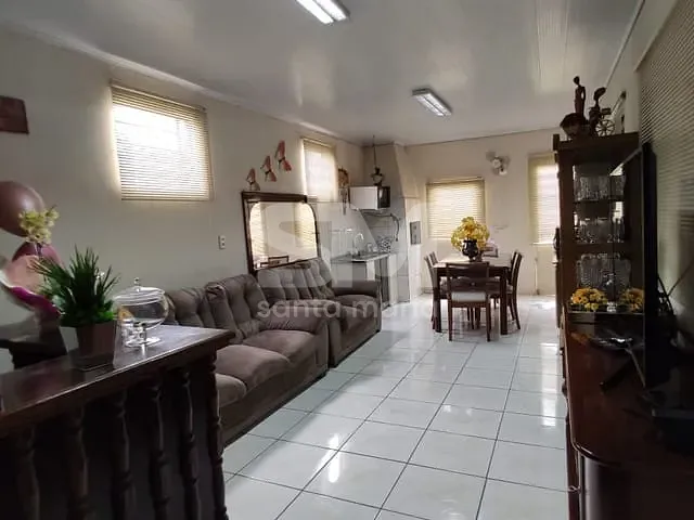 Casa com 225m² 3 quartos e 1 banheiro, à venda, no bairro Santa Maria em Chapecó