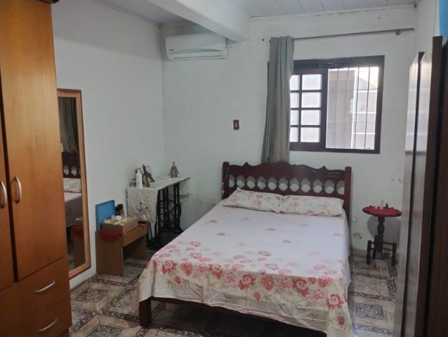Casa com 490m² 4 quartos e 3 banheiros, à venda, no bairro Areal em Pelotas