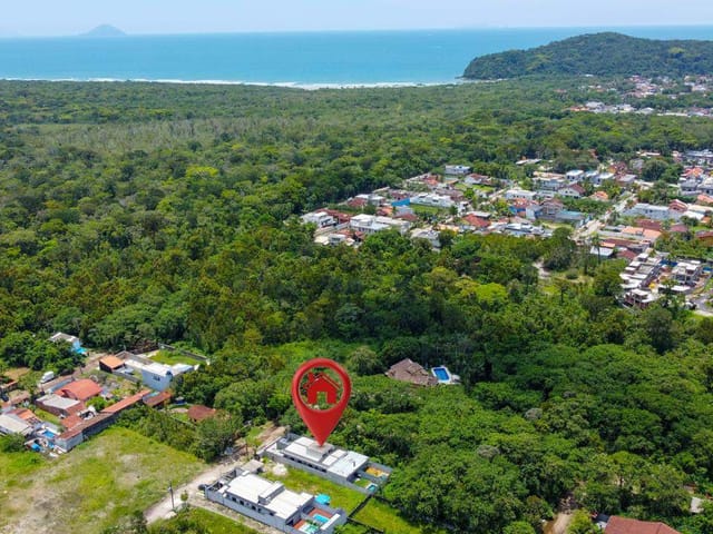 Casa 3 quartos e 2 banheiros, à venda, no bairro São Lourenço em Bertioga