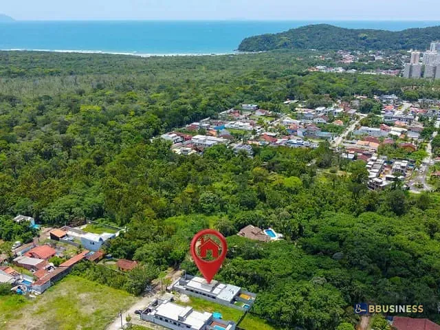 Casa 3 quartos e 2 banheiros, à venda, no bairro São Lourenço em Bertioga