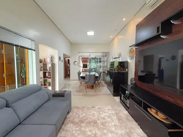 Casa com 250m² 3 quartos e 3 banheiros, à venda, no bairro Gleba Esperança em Londrina