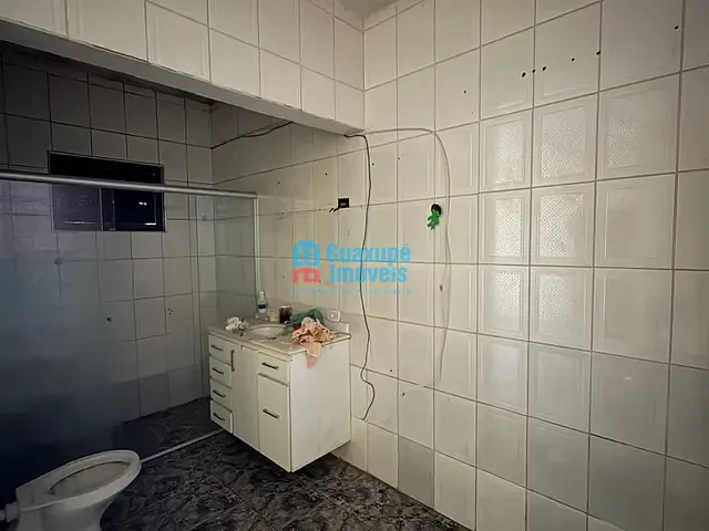 Casa à venda, no bairro Centro em Guaxupé