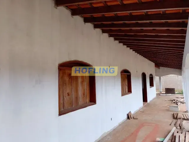 Casa com 1350m² 4 quartos e 3 banheiros, à venda, no bairro Centro em Analândia
