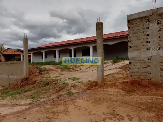 Casa com 1350m² 4 quartos e 3 banheiros, à venda, no bairro Centro em Analândia