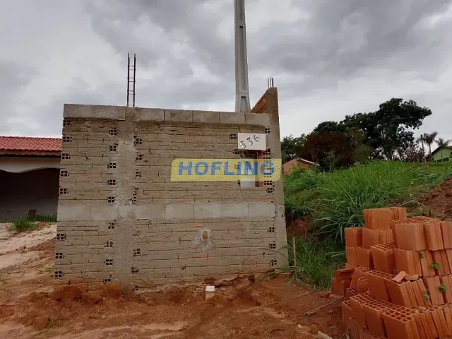 Casa com 1350m² 4 quartos e 3 banheiros, à venda, no bairro Centro em Analândia