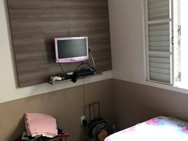 Casa com 328m² 4 quartos e 3 banheiros, à venda, no bairro Vila Areao em Taubaté