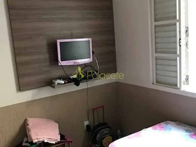 Casa com 328m² 4 quartos e 3 banheiros, à venda, no bairro Vila Areao em Taubaté