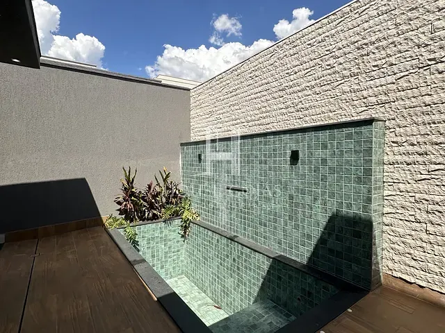 Casa com 308m² 3 quartos e 4 banheiros, à venda, no bairro Jardins Porto em Senador Canedo