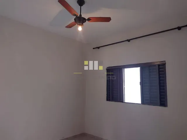 Casa com 250m² 2 quartos e 2 banheiros, à venda, no bairro Parque Franceschini em Sumaré