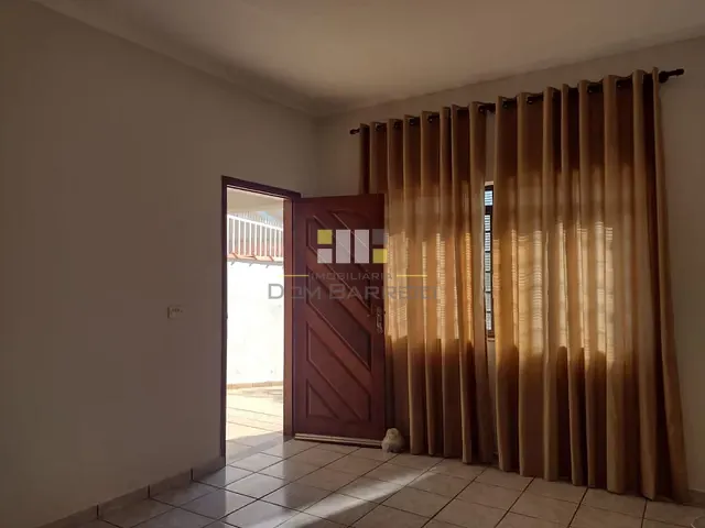 Casa com 250m² 2 quartos e 2 banheiros, à venda, no bairro Parque Franceschini em Sumaré