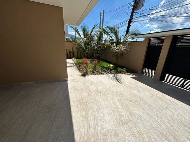 Casa 3 quartos e 2 banheiros, à venda, no bairro Maitinga em Bertioga