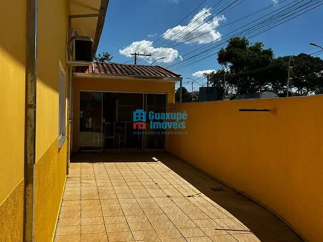 Casa com 300m² 3 quartos e 2 banheiros, à venda, no bairro Parque das Orquideas em Guaxupé