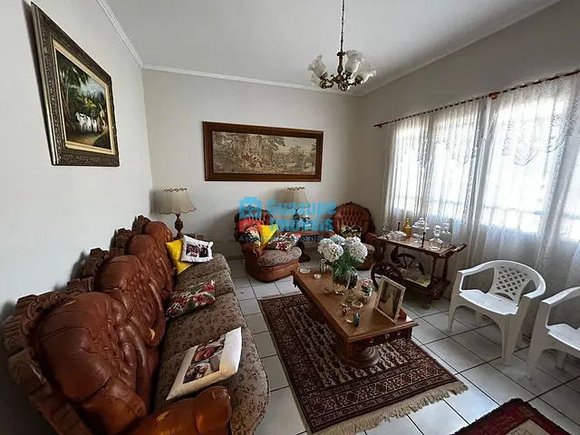 Casa com 300m² 3 quartos e 2 banheiros, à venda, no bairro Parque das Orquideas em Guaxupé