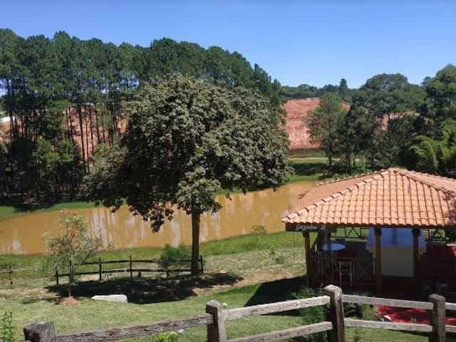 Casa com 200m² 3 quartos e 2 banheiros, à venda, no bairro Água Espraiada (Caucaia do Alto) em Cotia