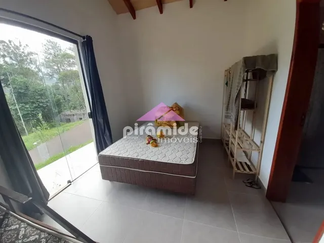 Casa com 480m² 3 quartos e 3 banheiros, à venda, no bairro Balneário Copacabana em Caraguatatuba
