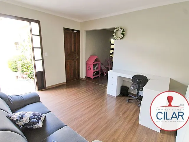Casa com 370m² 3 quartos e 5 banheiros, à venda, no bairro Capão da Imbuia em Curitiba