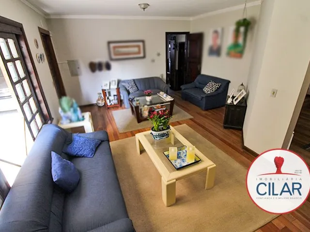 Casa com 370m² 3 quartos e 5 banheiros, à venda, no bairro Capão da Imbuia em Curitiba