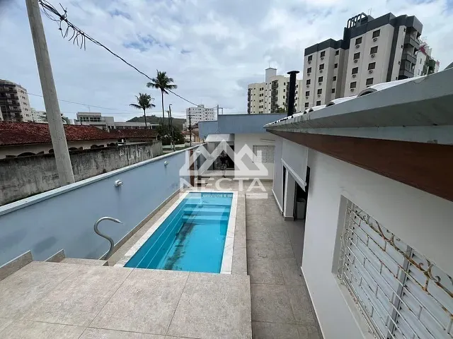 Casa com 318m² 3 quartos e 3 banheiros, à venda, no bairro Martim de Sá em Caraguatatuba