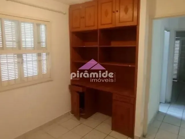 Casa com 200m² 3 quartos e 1 banheiro, à venda, no bairro Conjunto Residencial Trinta e Um de Março em São José Dos Campos