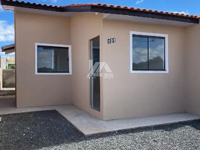 Casa 2 quartos e 1 banheiro, à venda, no bairro Cará-Cará em Ponta Grossa