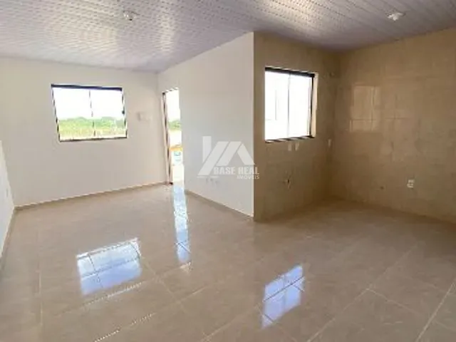 Casa 2 quartos e 1 banheiro, à venda, no bairro Cará-Cará em Ponta Grossa