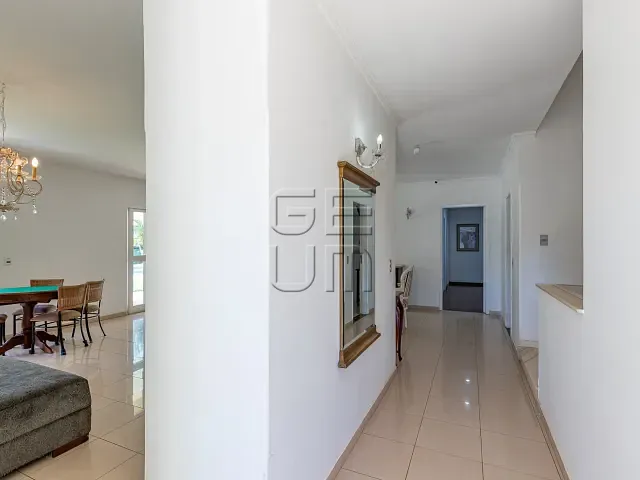 Casa com 900m² 3 quartos e 5 banheiros, à venda, no bairro Champagnat em Londrina