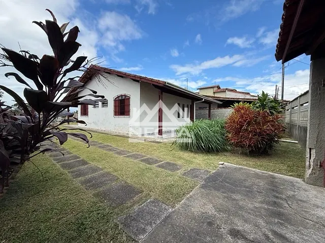 Casa com 490m² 2 quartos e 2 banheiros, à venda, no bairro Jardim das Gaivotas em Caraguatatuba