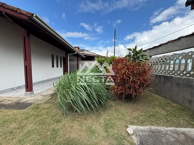 Casa com 490m² 2 quartos e 2 banheiros, à venda, no bairro Jardim das Gaivotas em Caraguatatuba