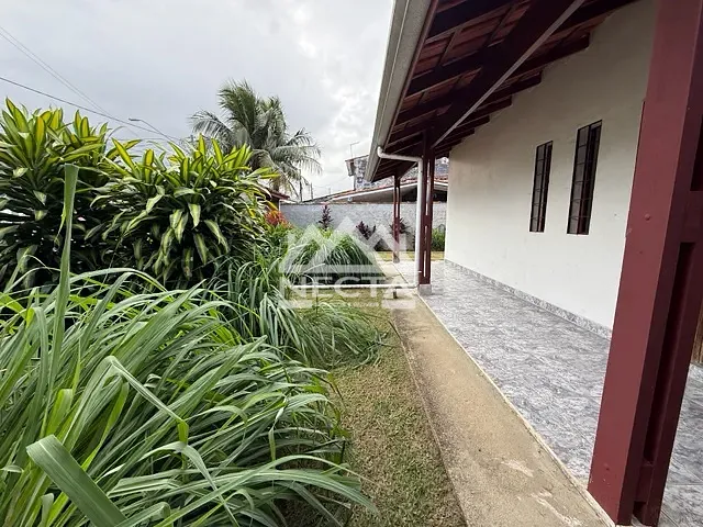 Casa com 490m² 2 quartos e 2 banheiros, à venda, no bairro Jardim das Gaivotas em Caraguatatuba