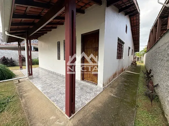 Casa com 490m² 2 quartos e 2 banheiros, à venda, no bairro Jardim das Gaivotas em Caraguatatuba