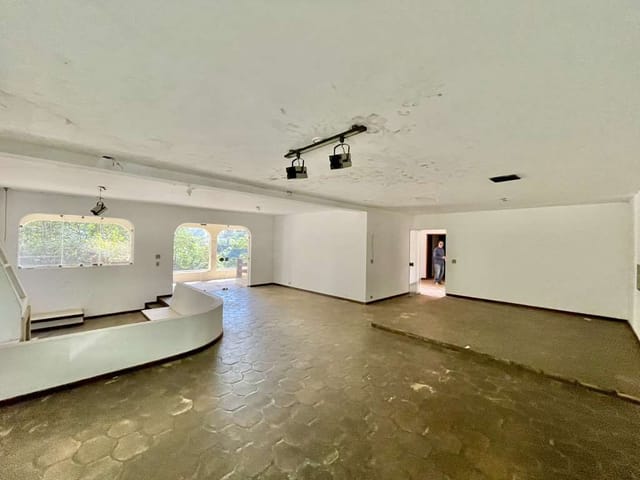Casa com 4947m² 4 quartos e 4 banheiros, à venda ou para alugar, no bairro Jardim Colibri em Cotia
