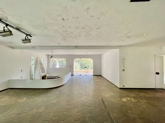 Casa com 4947m² 4 quartos e 4 banheiros, à venda ou para alugar, no bairro Jardim Colibri em Cotia