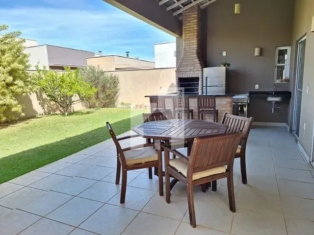 Casa com 300m² 3 quartos e 2 banheiros, à venda, no bairro Engordadouro em Jundiaí