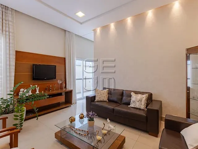 Casa com 365m² 3 quartos e 3 banheiros, à venda, no bairro Gleba Palhano  em Londrina