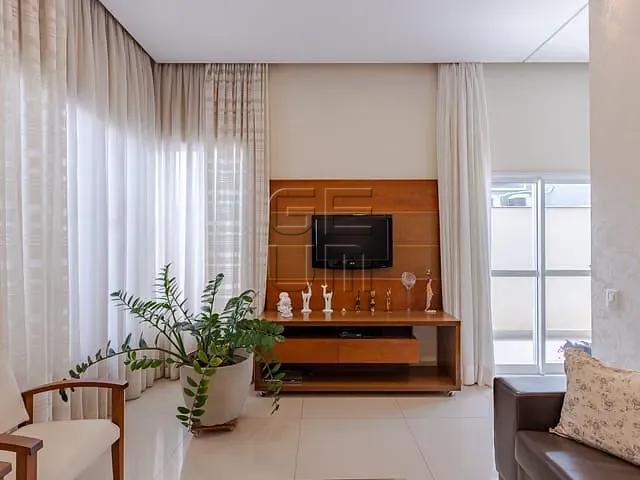 Casa com 365m² 3 quartos e 3 banheiros, à venda, no bairro Gleba Palhano  em Londrina