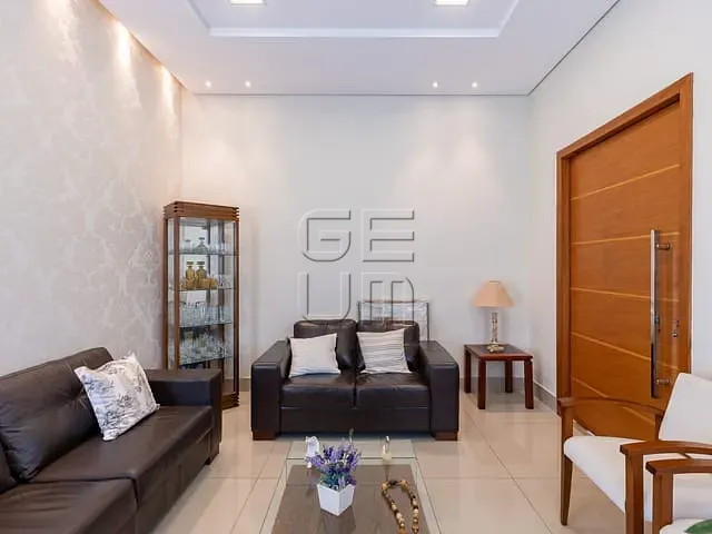 Casa com 365m² 3 quartos e 3 banheiros, à venda, no bairro Gleba Palhano  em Londrina