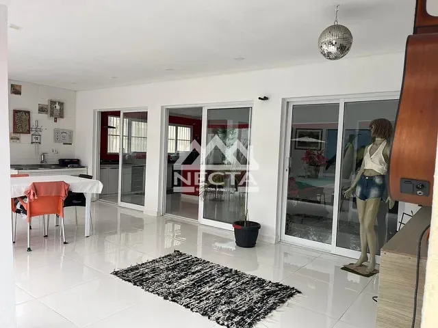Casa com 360m² 3 quartos e 2 banheiros, à venda, no bairro Jardim Britânia em Caraguatatuba