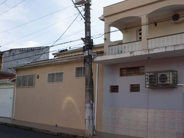 Casa com 354m² 3 quartos e 2 banheiros, à venda, no bairro Santana em Pindamonhangaba