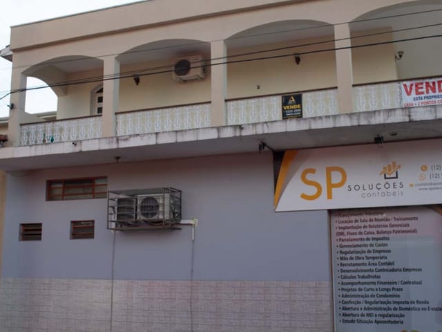 Casa com 354m² 3 quartos e 2 banheiros, à venda, no bairro Santana em Pindamonhangaba