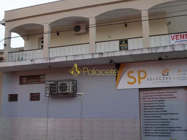 Casa com 354m² 3 quartos e 2 banheiros, à venda, no bairro Santana em Pindamonhangaba