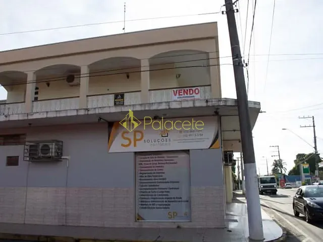 Casa com 354m² 3 quartos e 2 banheiros, à venda, no bairro Santana em Pindamonhangaba