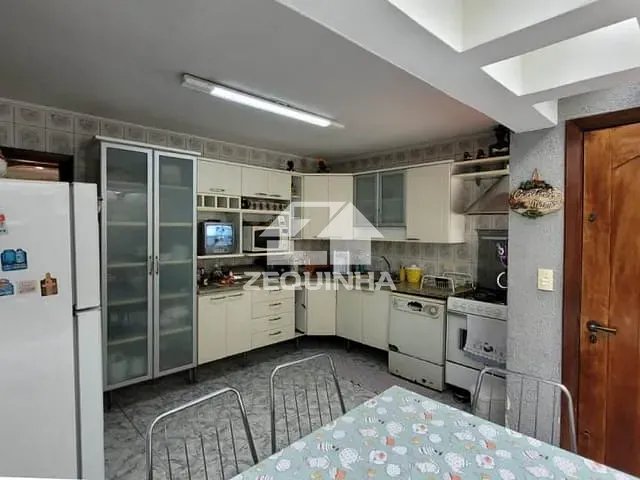 Casa com 480m² 4 quartos e 5 banheiros, à venda, no bairro Parque Continental em Sao Paulo