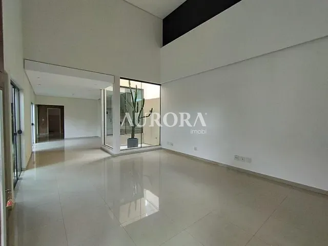 Casa com 300m² 3 quartos e 5 banheiros, à venda, no bairro Esperança em Londrina
