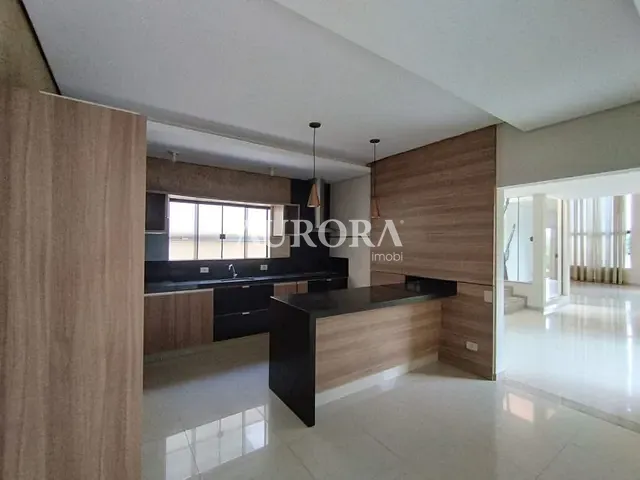 Casa com 300m² 3 quartos e 5 banheiros, à venda, no bairro Esperança em Londrina