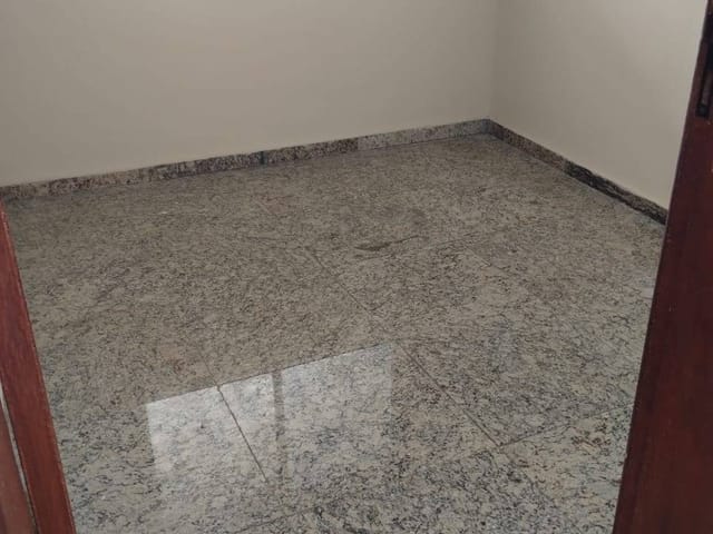 Casa 3 quartos e 2 banheiros, para alugar, no bairro Funcionários em Contagem