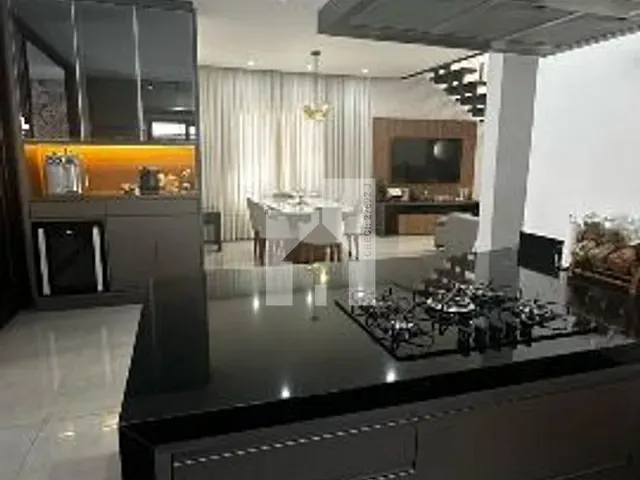 Casa com 310m² 3 quartos e 5 banheiros, à venda, no bairro Engordadouro em Jundiaí
