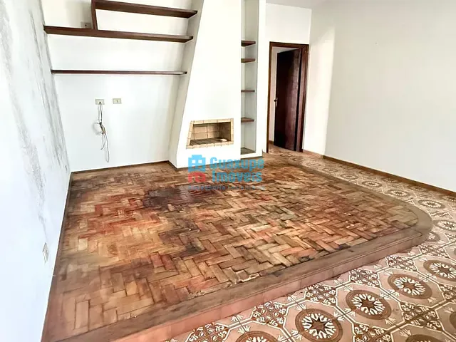 Casa com 224m² 4 quartos e 3 banheiros, à venda, no bairro Centro em Guaxupé