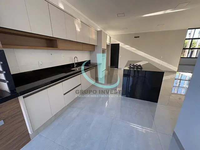 Casa com 270m² 3 quartos e 3 banheiros, à venda, no bairro Parque Tropical em Araraquara